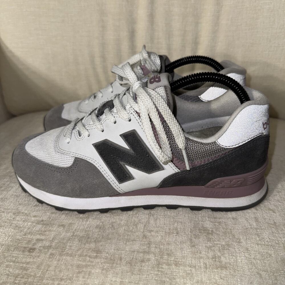 Size 9 Women's New Balance 574 Core Grey White Sneakers Shoes - Picture 5 of 10